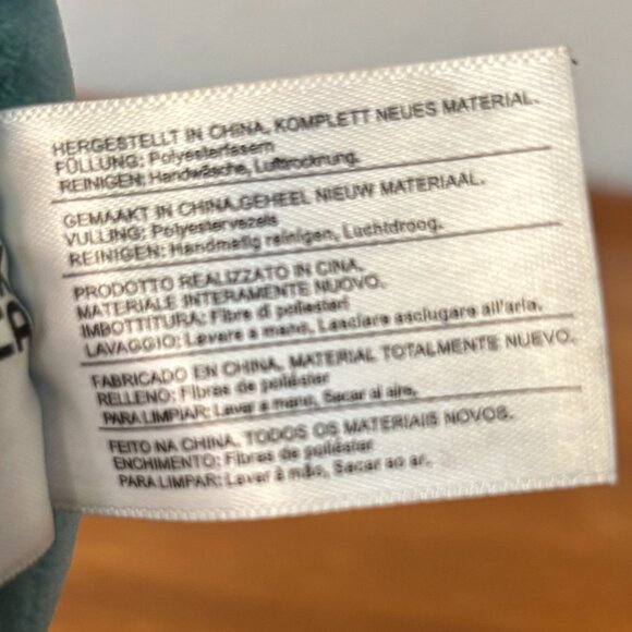 Pokemon 8" Totodile Plush Stuffed Toy - Picture 6 of 6